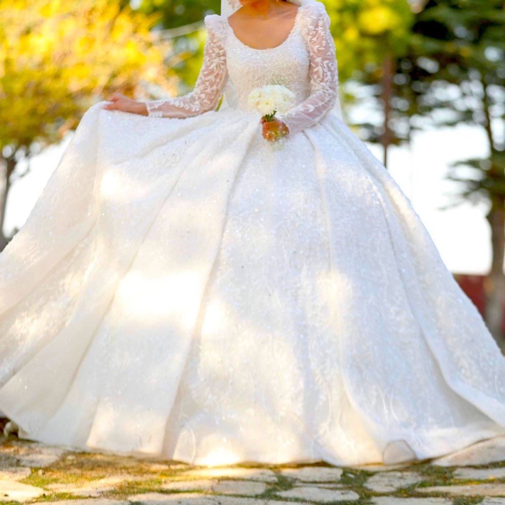 Weddings dress fits s-m